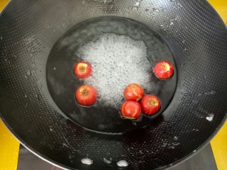 13、#山楂球#,熬好的山楂水。