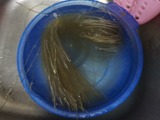 7、羊杂汤,粉丝泡软