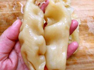 6、养颜玫瑰花胶牛奶冻,泡发好的花胶肉厚厚哒^_^