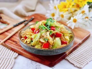 16、蒜香手撕包菜粉条,成品一