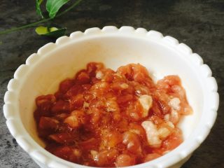 4、海参肉丁杂粮杂蔬羹#王氏私房菜#,顺一个方向搅拌上劲均匀、放至10分钟