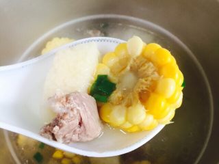 22、小寒养生汤+糯米山药玉米筒骨汤,鲜香美味????