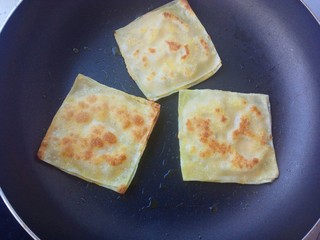 20、快手早餐馄饨皮妙用~酥香肉饼,表皮酥脆就好了