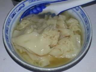 5、云吞汤面,熟云吞、见图。