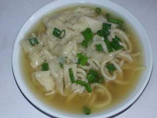 9、云吞汤面,见如图。