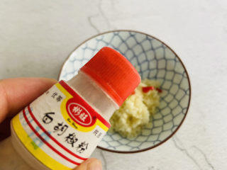 11、蒜蓉蒸丝瓜,白胡椒粉