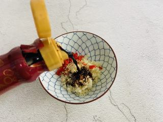 12、蒜蓉蒸丝瓜,生抽