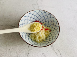 10、蒜蓉蒸丝瓜,鸡精