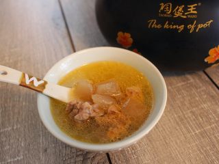 15、酸萝卜老鸭汤煲,成品图