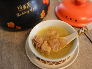 17、酸萝卜老鸭汤煲,成品图