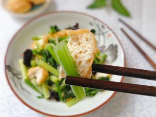 21、芹菜炒木耳,特别香