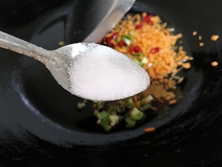 13、低脂系#清蒸油泼茄条#,大半小勺盐。