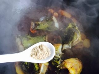 16、黄刺鱼炖豆腐,1小茶匙胡椒粉