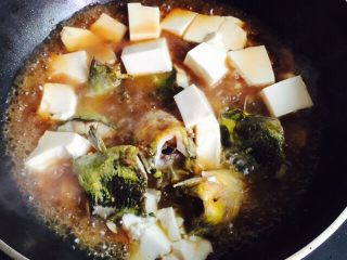 20、黄刺鱼炖豆腐,热水莫过食材即可