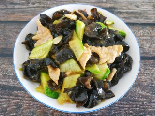 15、木耳炒肉片,成品图