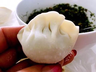 8、茴香饺子，最美的遇见,包成自己喜欢的形状。