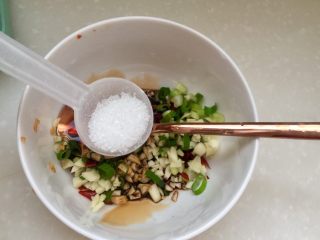 17、吉祥蔬菜三宝➕炝拌三彩白菜丝,一小勺白糖