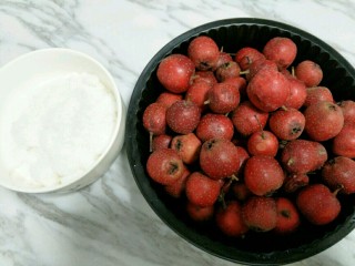 1、自制果丹皮,准备食材