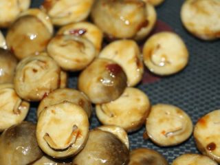 11、草菇炒肉片,快速翻炒均匀