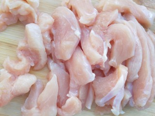 5、双菇鸡丝,鸡胸切丝