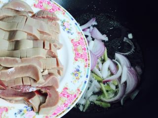 8、爆炒腰花,入腰花