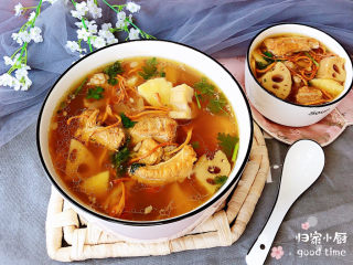 19、虫草花排骨汤,营养满满的虫草花排骨汤就上桌了！