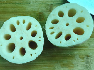 2、姜爆鸭子,切开