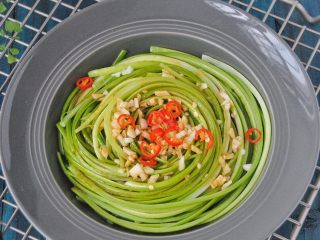 15、凉拌蒜心,成品，很鲜甜，这是我吃过最好吃的蒜心做法了