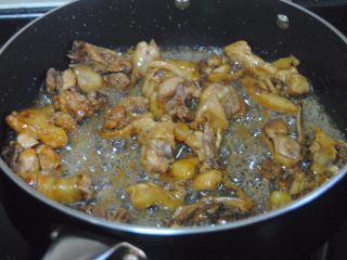 9、子姜炒鸡,鸡肉微煸出油