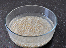 1、 糁汤之牛肉糁汤,麦仁提前洗净，用清水充分浸泡