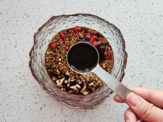 11、手撕鸡胸肉,两勺醋