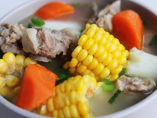 9、玉米山药胡萝卜排骨汤,超级鲜美