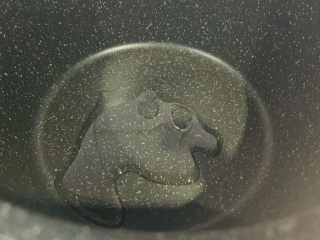 7、葱油蛏子,加一勺食用油；