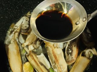 12、葱油蛏子,加酱油；