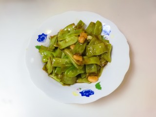 14、蒜香芸豆,出锅盛盘