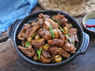 11、山黄皮焖水鸭,喜欢辣的可以加辣椒