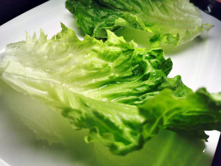 16、西红柿炒豆腐,春菜洗净沥干