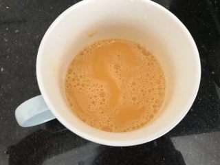 6、瑶柱虾米蒸水蛋,划之字打散