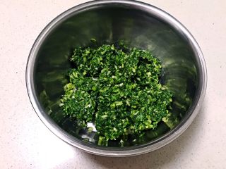 13、白菜丸子,把白菜水挤干