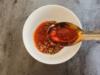 11、开胃爽口菜～浇汁黄瓜,一勺油辣子