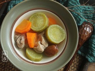 13、青红萝卜煲猪腱汤,习惯性来张特写,诱惑下亲们的味觉!