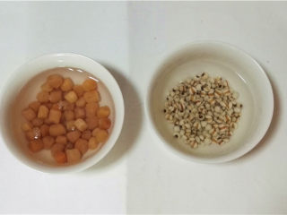 2、薏米干贝冬瓜煲,薏米提前泡好，干贝提前一小时泡上。