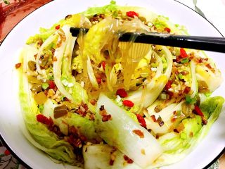 22、简单方便又美味➕蒜蓉粉丝娃娃菜,成品，娃娃菜微甜，粉丝入味，蒜香混合蚝鲜，这滋味，美美滴