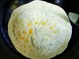 12、韭菜鸡蛋饼,小火煎至两面金黄即可