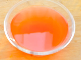 5、山楂糖条,第二次煮山楂，保留下来的水。