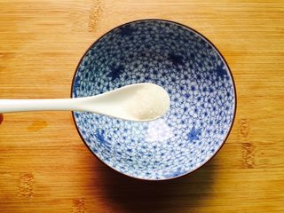 9、葱油蛏子,1小茶匙白糖