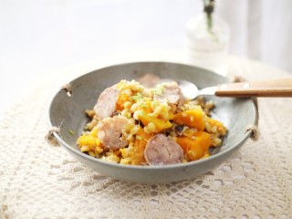 9、一键式，糙米南瓜腊肉饭,成品图