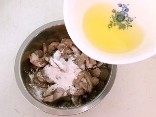 7、什锦虾仁,加入蛋清