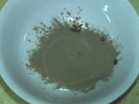 2、牛奶龟苓膏,取10克龟苓膏粉