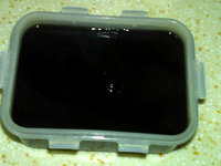 8、牛奶龟苓膏,倒入容器中，晾凉至凝固